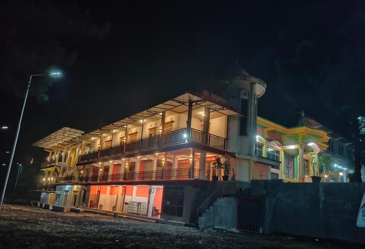 Hotel Nur Cahaya - Syariah Probolinggo Εξωτερικό φωτογραφία